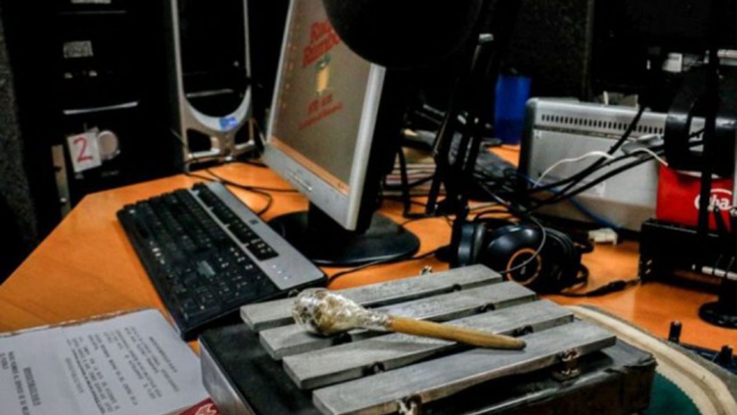 Radio Rumbos aclara que no fue cerrada por un conflicto político, sino entre socios.