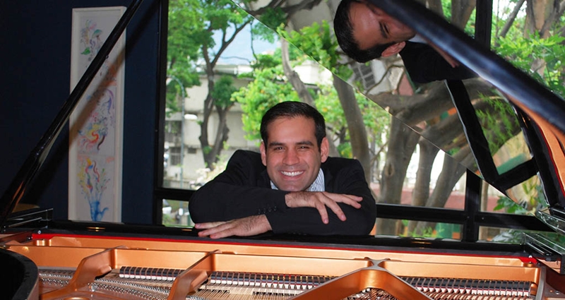 Te contamos como será la meditación musical con el pianista Arturo Sánchez.