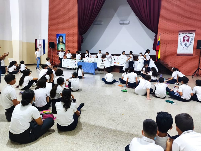 Fundación Seguros Venezuela incentiva a estudiantes en su proyecto de vida.